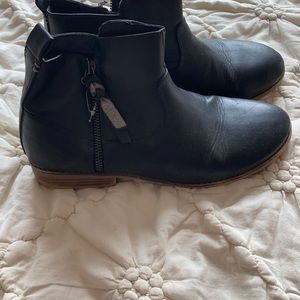 Black Cat& Jack boots